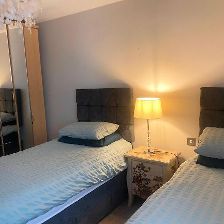 Blue Pool View Apartment Portrush Ngoại thất bức ảnh