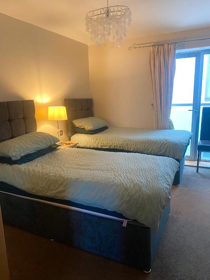 Blue Pool View Apartment Portrush Ngoại thất bức ảnh