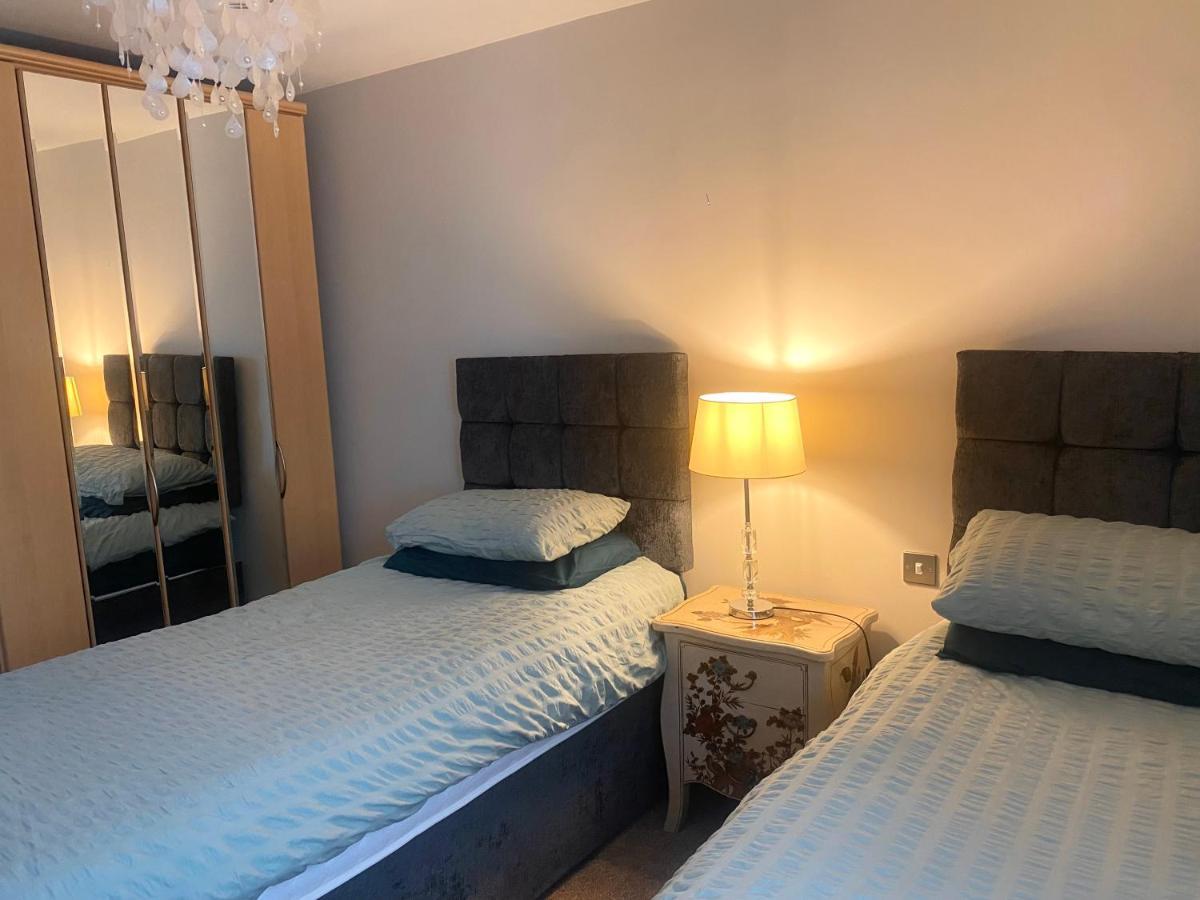 Blue Pool View Apartment Portrush Ngoại thất bức ảnh
