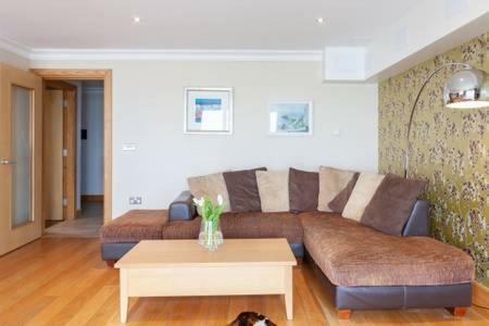 Blue Pool View Apartment Portrush Ngoại thất bức ảnh